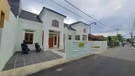 Rumah Baru Cantik Dekat Rita Supermall