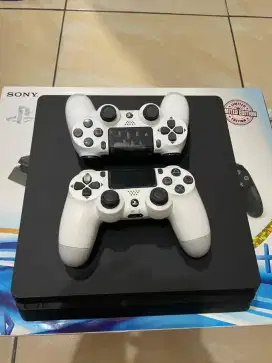 Yang mau dijual cepat PS4 tawarin langsung saya beli lagi cari PS 4