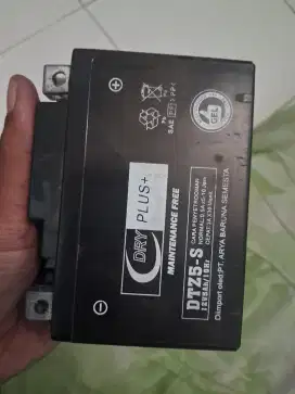 Aki kering MURAH untuk motor matic merek dry plus DTZ5 S