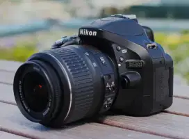 Dicari Kamera NIKON D5200