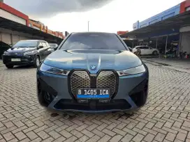 BMW iX XDrive40 NIK 2023 Biru