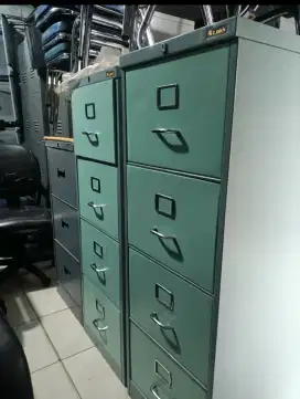 Lemari besi/ filling kabinet 4 laci