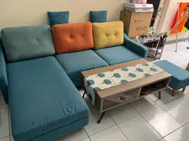 Sofa set-an dan meja.