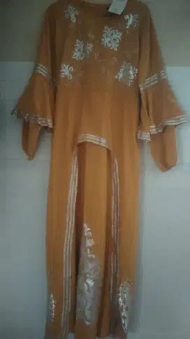 Gaun cantik mewah
