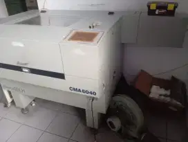 Mesin laser utk akrilic