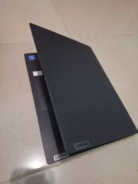 BISMILLAH DI JUAL LAPTOP LENOVO SLIM SSD256GB BATERAI 3JAM KONDISI OKE