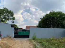 Dijual Rumah SHM Luas 236 pagar keliling halaman luas pudak payung