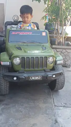 Mobil jeep aki anak