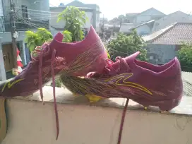 sepatu bola speecs