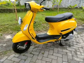Vespa S125 i-get Facelift Tahun 2022 kondisi Istimewa