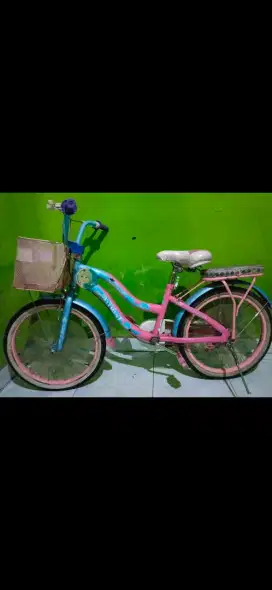 Sepeda anak rangka kuat