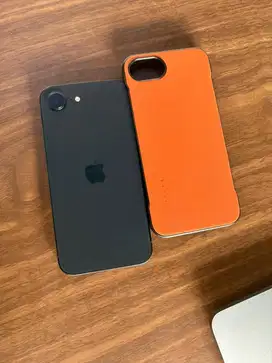 iphone 16e Garansi resmi Indonesia ID/A Hitam 128GB