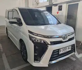 KM50rb Toyota Voxy 2.0 AT 2019