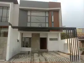 Dijual Rumah Baru Minimalis di Setraduta Grande Raya Bandung