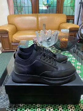 Prabu Rudi All Black Size 40