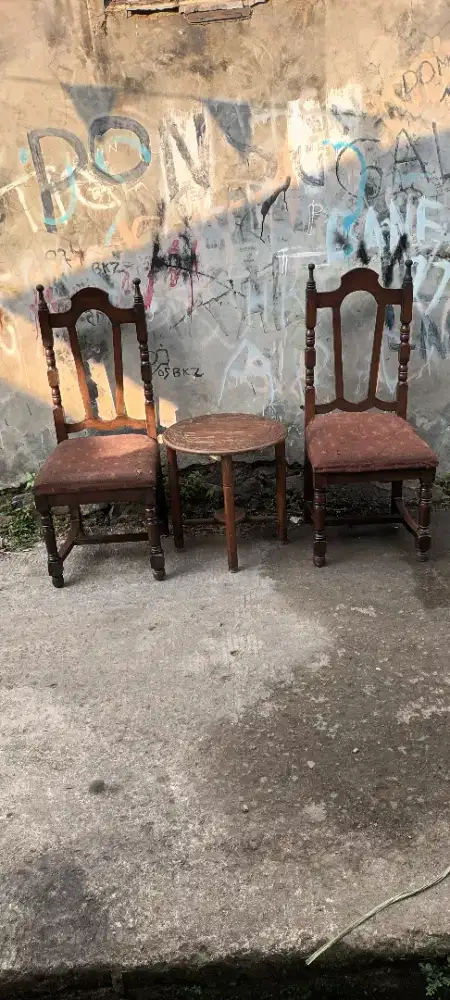 Kursi set meja antik
