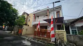 Dijual Rumah Siap Huni Dalam Komplek di Duren Sawit Jakarta Timur