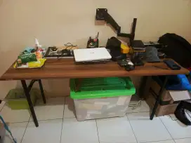 Meja komputer kokoh kaki besi no goyang