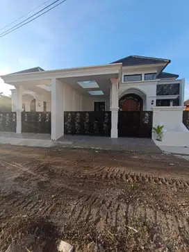 Dijual rumah siap huni dengan konsep KLASIK MODERN dengan desain