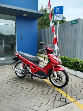 Yamaha nouvo z merah
