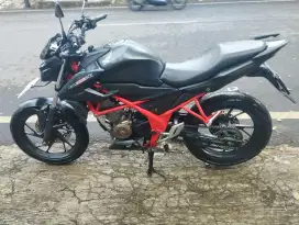 Honda CB 150 R black