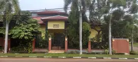 Rumah Hoek di Aralia Harapan Indah Bekasi