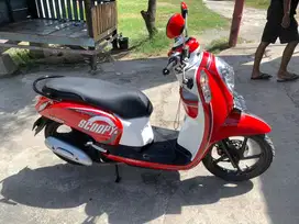 Di jual honda scoopy tahun 2016