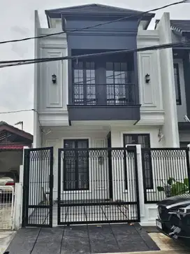 Jual Rumah Baru model klasik semi furnish BSD tangerang selatan