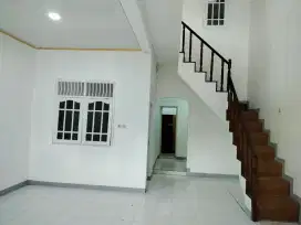 di kontrakan rumah 2 lantai lokasi sangat strategis