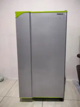 Kulkas toshiba glacio