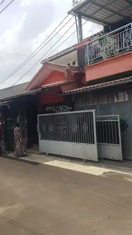Dijual Cepat Rumah Bagus Luas 2 Lantai Semi Furnished SHM di Ciater