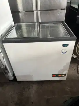 Frezer sleding kaca uchida 200 liter mesin ori hrg 2,2jt