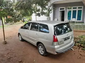 Toyota Kijang Innova 2010 Bensin