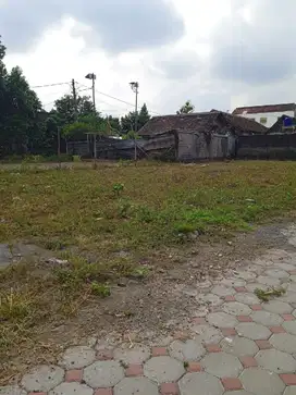 Tanah Strategis Dekat Jl. Mushola Berbah Selatan Amplaz Ambarukmo