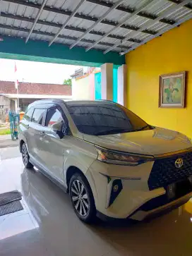 DIJUAL TOYOTA VELOZ M-T 2022 LOW KM