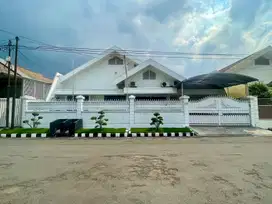 Dharmahusada indah jual rumah 1 lantai murah terawat siap huni