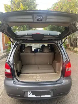 Nissan Grand livina 2011 Bensin