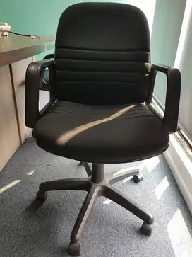 Dijual Kursi Kantor second Merk Indachi