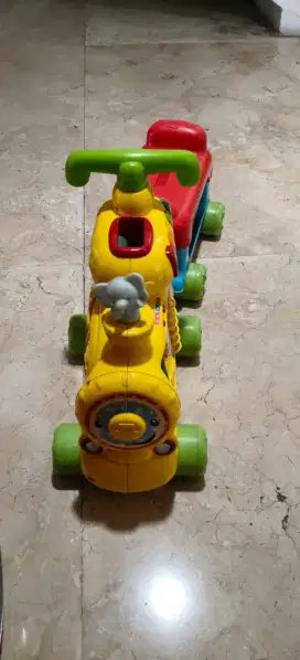 V-Tech Push and Ride Alphabet Train / Kereta Belajar Anak