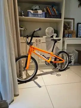 Sepeda BMX Supercross Vision F1 Carbon Karbon Race