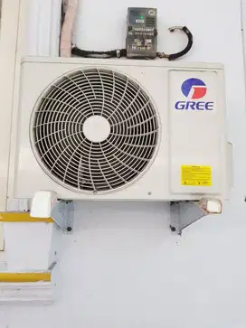 AC Gree 1/2 PK Tipe Terbaru M005