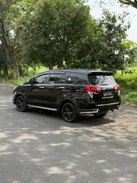 Toyota Kijang Innova Venturer Diesel 2020 Matic Pajak Panjang Low Km