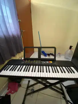 Keyboard yamaha psr f52