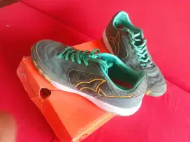 Dijual sepatu futsal ortuseight