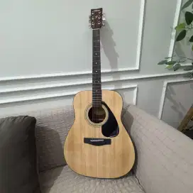 Gitar YAMAHA F130