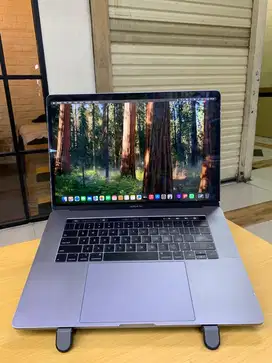 MACBOOK PRO 2018 I7 RAM 16GB SSD 256GB VGA AMD RADEON PRO 555X