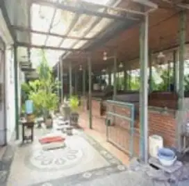 Rumah usaha raya trosobo