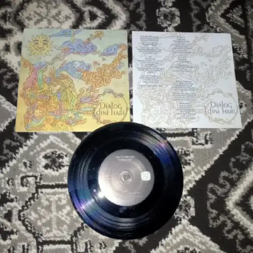Piringan Hitam Dialog Dini Hari Lengkung Langit Rain Dogs Records 2012