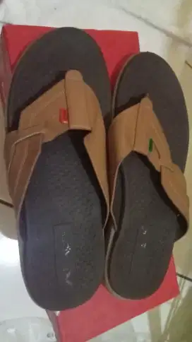 Di jual sendal pria/size 41