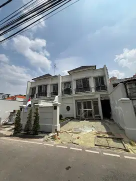 BRAND NEW RUMAH MEWAH AMERICAN CLASSIC DI CEMPAKA PUTIH TENGAH